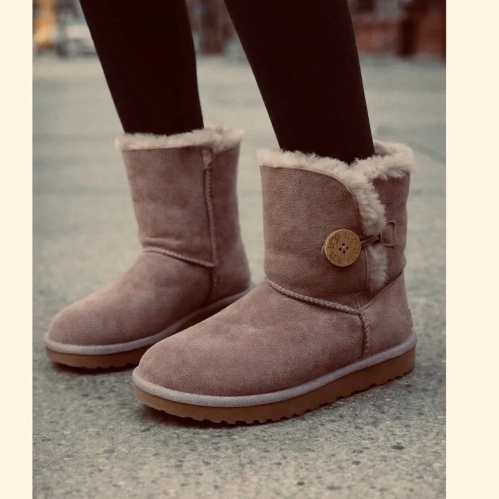 UGG Australia Womens Sheepskin Boots Sand Size  10